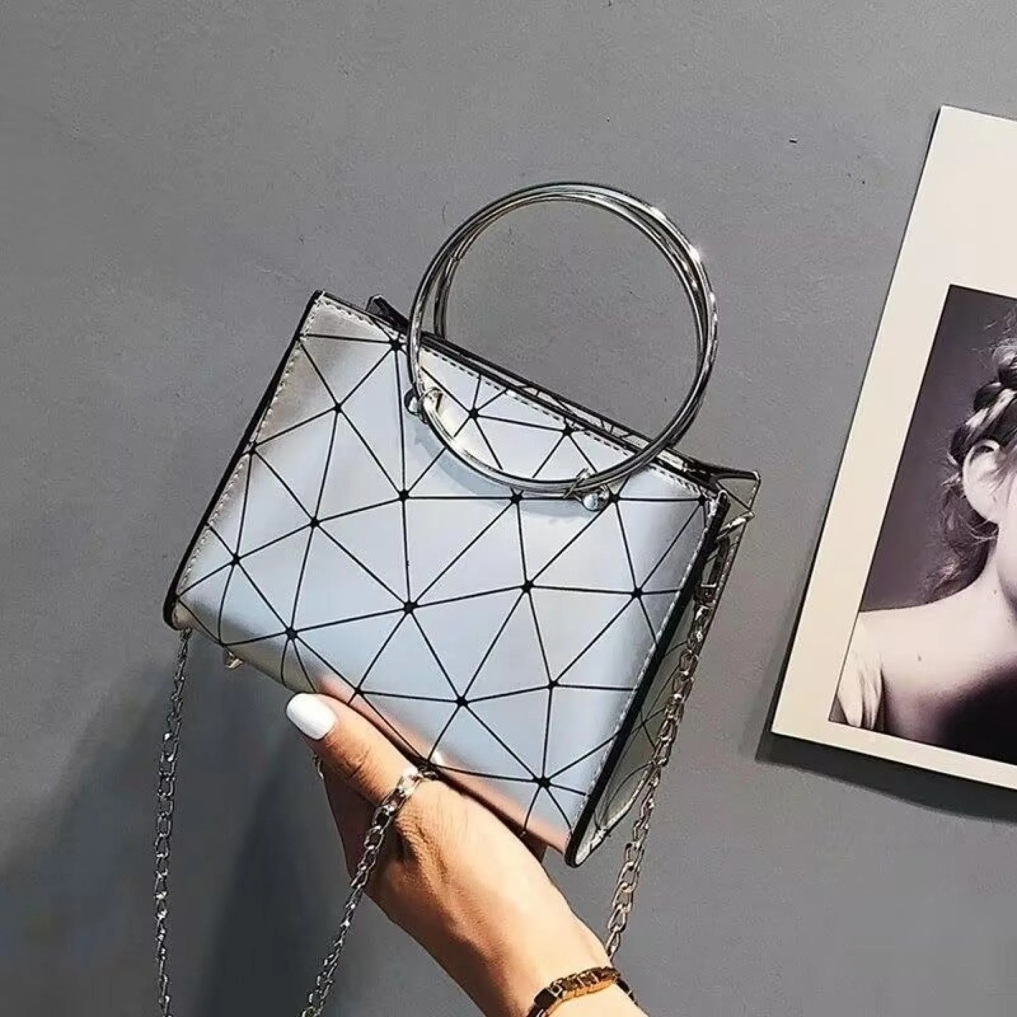 Fashionable Chain Shoulder Bag